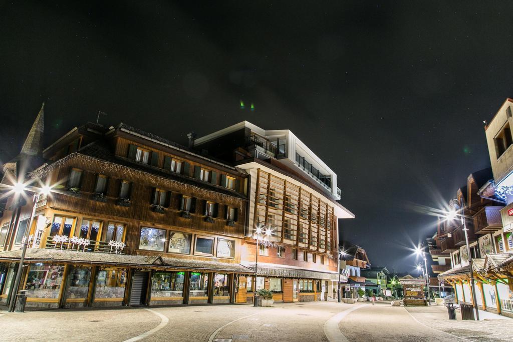Hotel Posta R.T.A. مادونا دي كامبيليو المظهر الخارجي الصورة