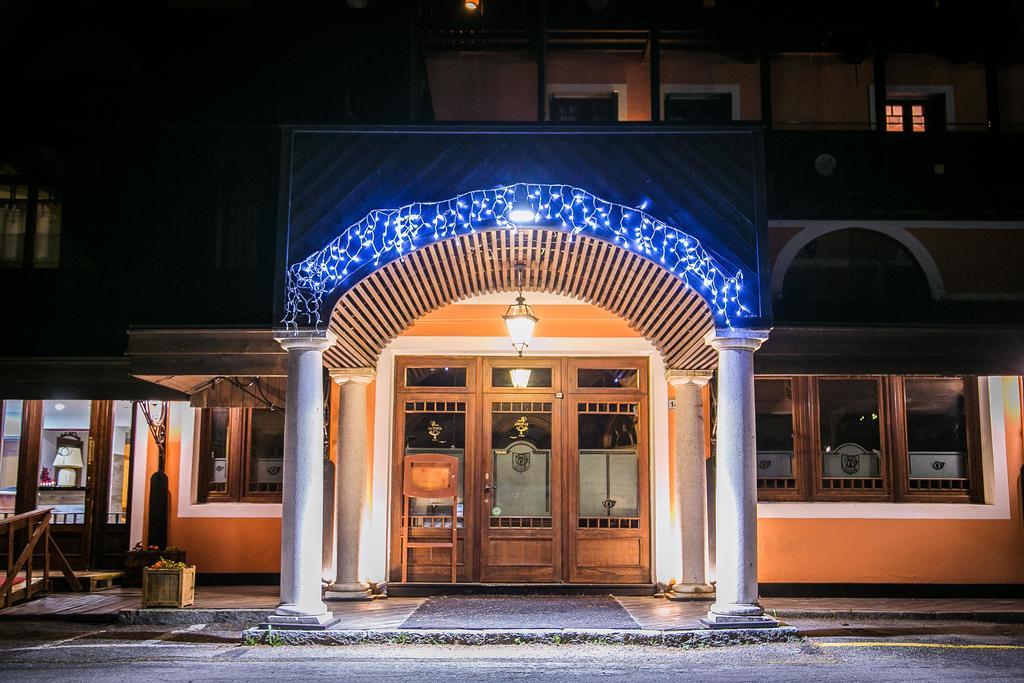 Hotel Posta R.T.A. مادونا دي كامبيليو المظهر الخارجي الصورة