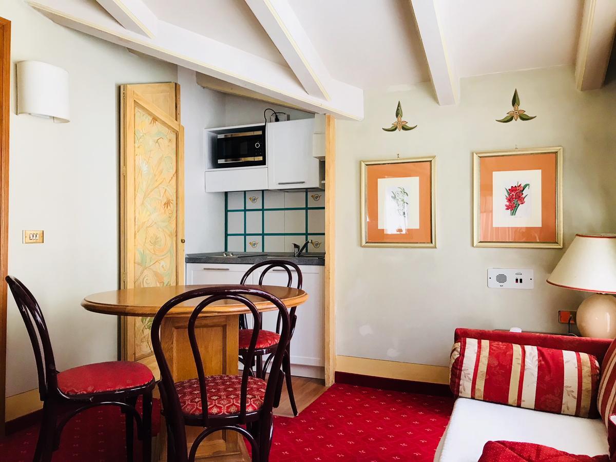 Hotel Posta R.T.A. مادونا دي كامبيليو المظهر الخارجي الصورة